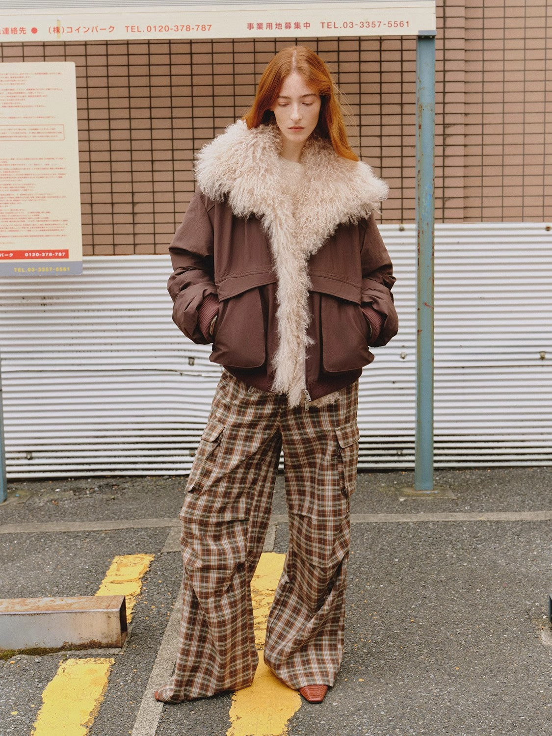 Winter is coming  fashionable warm and waterproof detachable silhouette beach wool collar short down parka-2