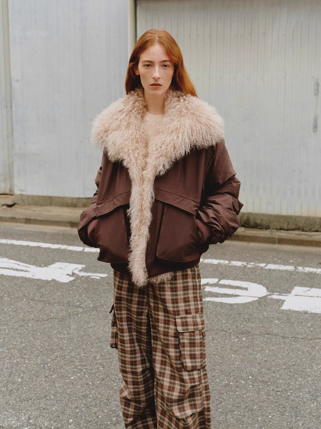 Winter is coming  fashionable warm and waterproof detachable silhouette beach wool collar short down parka-3