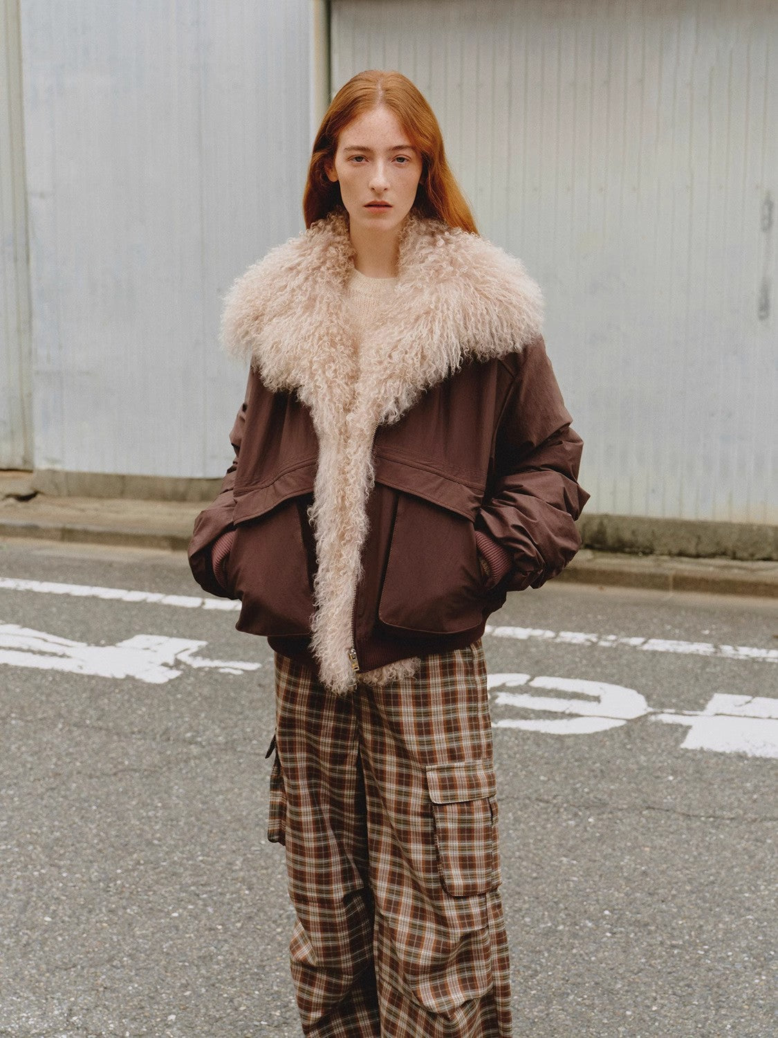 Winter is coming  fashionable warm and waterproof detachable silhouette beach wool collar short down parka-3