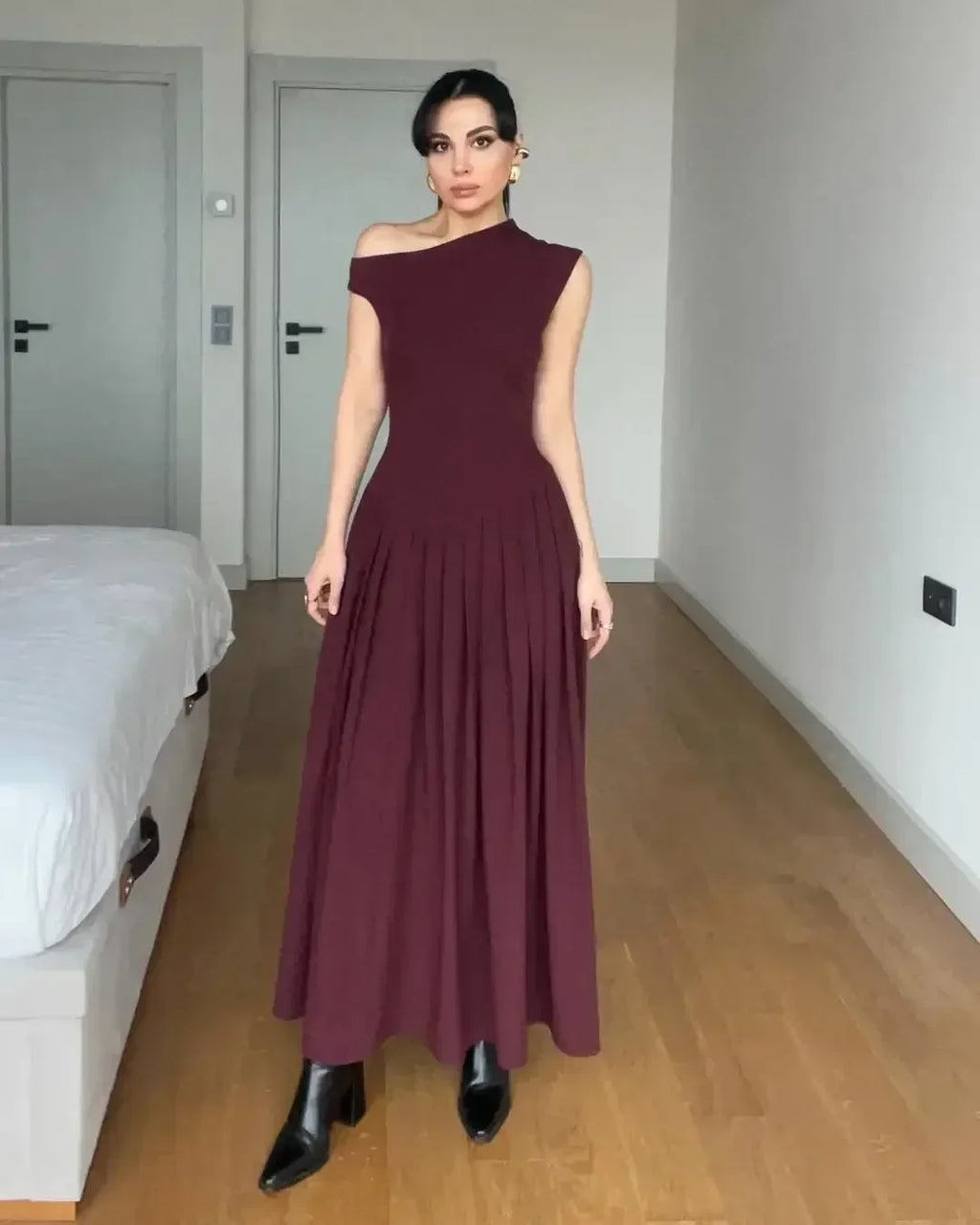 Robe longue cintrée à col incliné sans bretelles pour femmes, monochromatique, taille en fibre, robe trapèze, vêtements pour femmes, nouvelle mode, printemps, été, 2025