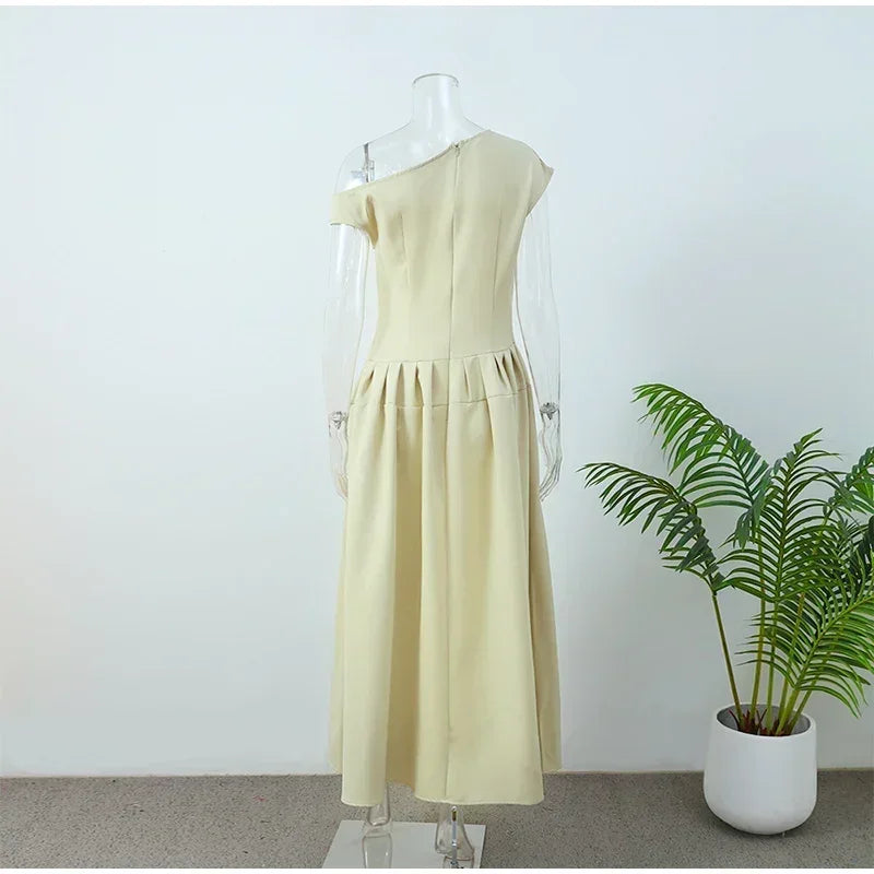 Robe longue cintrée à col incliné sans bretelles pour femmes, monochromatique, taille en fibre, robe trapèze, vêtements pour femmes, nouvelle mode, printemps, été, 2025