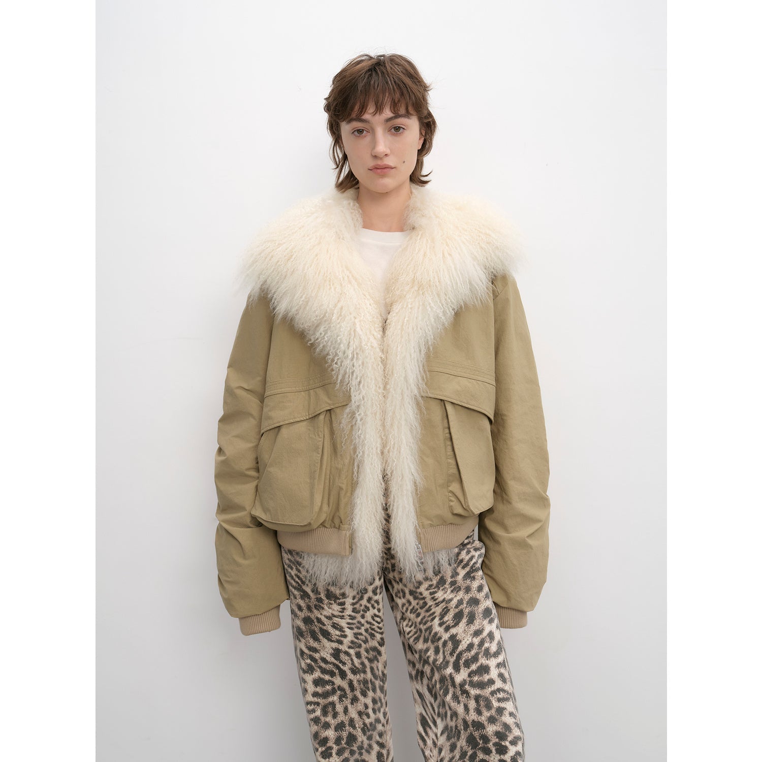 Winter is coming  fashionable warm and waterproof detachable silhouette beach wool collar short down parka-5