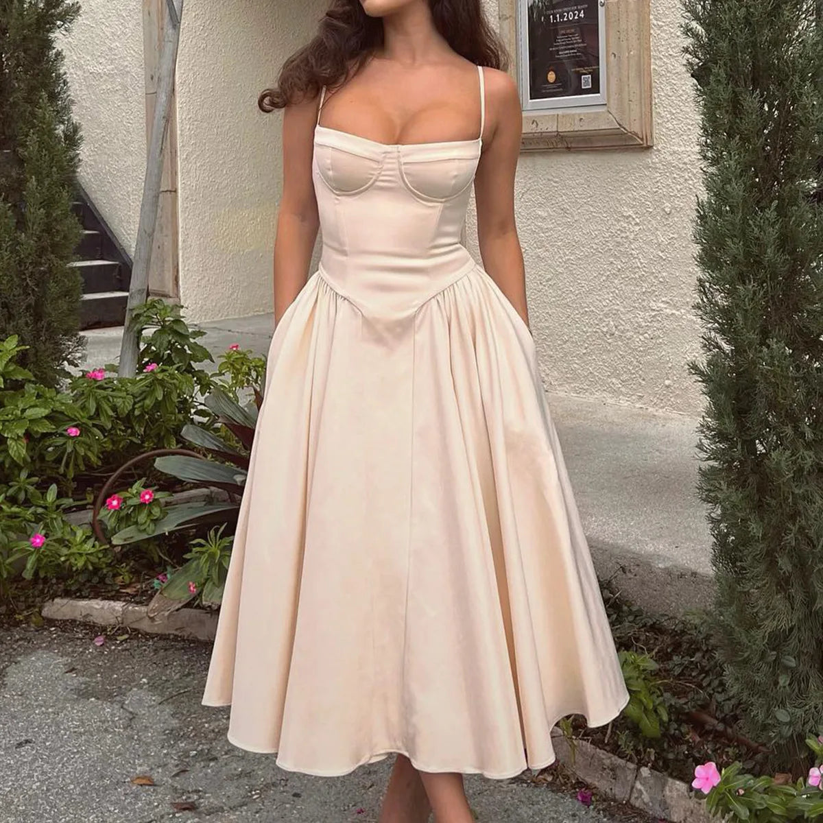 Suninheart Spaghetti sangle robes de soirée d'été 2025 nouveautés Fit et Flare robe mi-longue élégante robe de Date de nuit rouge